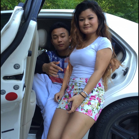 Profile Picture of Kelly Khaing (@kellykhaing) on Poshmark