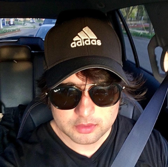 Profile Picture of Raj Malik (@rajeshmalik50) on Poshmark