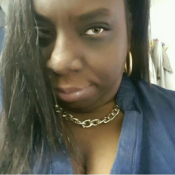 Profile Photo of Jacqueline Barrett (@jackiejack46) on Poshmark