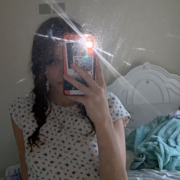 Profile Picture of Ava Berishaj (@avaberishajj) on Poshmark