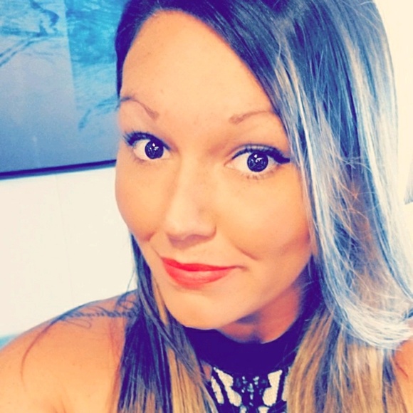 Profile Picture of Jessica Black (@jblack00) on Poshmark
