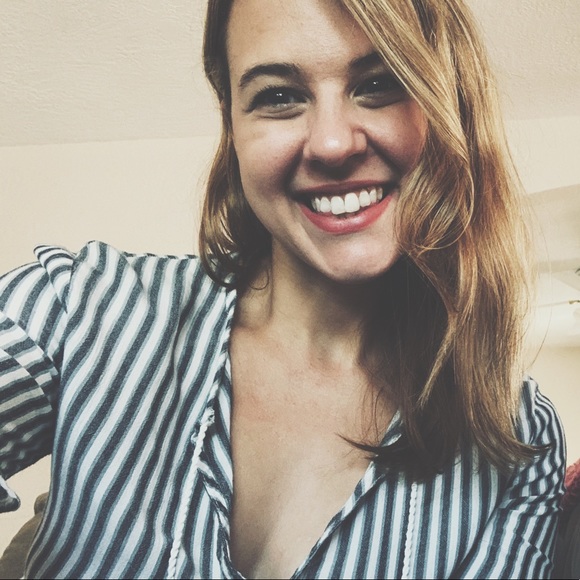 Profile Picture of Lyndsay Amiro (@amirolyndsay) on Poshmark