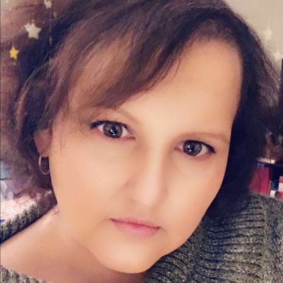 Profile Picture of Tara Fowler (@taradfowler) on Poshmark