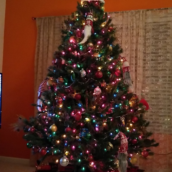 Profile Picture of Cindy Huffman (@pretzel120) on Poshmark