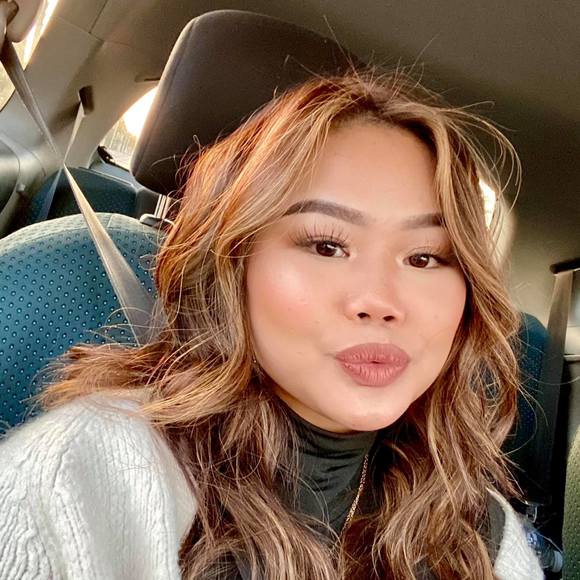 Profile Picture of Choua Vang (@choua_vang) on Poshmark
