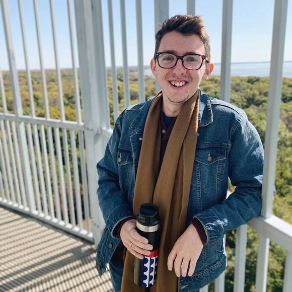 Profile Picture of Aaron Eisler (@aaroneisler) on Poshmark