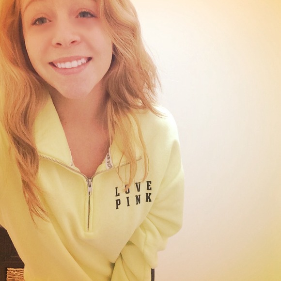 Profile Picture of Lisa Fredlund (@lisaafredlundd) on Poshmark