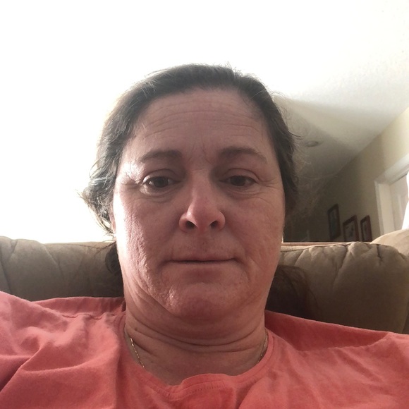 Profile Picture of Jenny Minchew (@jennyminchew) on Poshmark