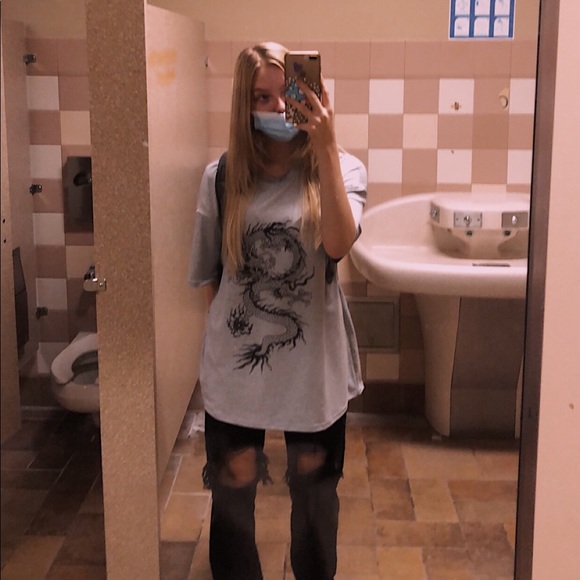 Profile Picture of Laney Smith (@laneysmith312) on Poshmark