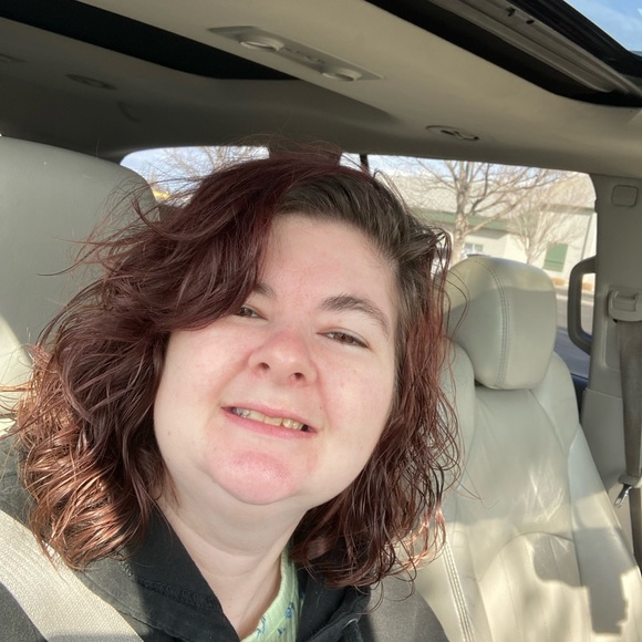 Profile Picture of Victoria Reynolds (@torisfun30) on Poshmark