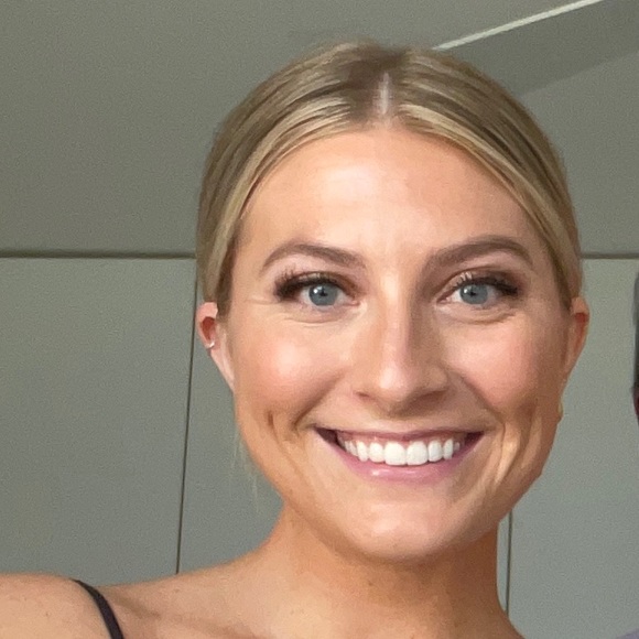 Profile Picture of Laura Puntil (@lapuntil) on Poshmark