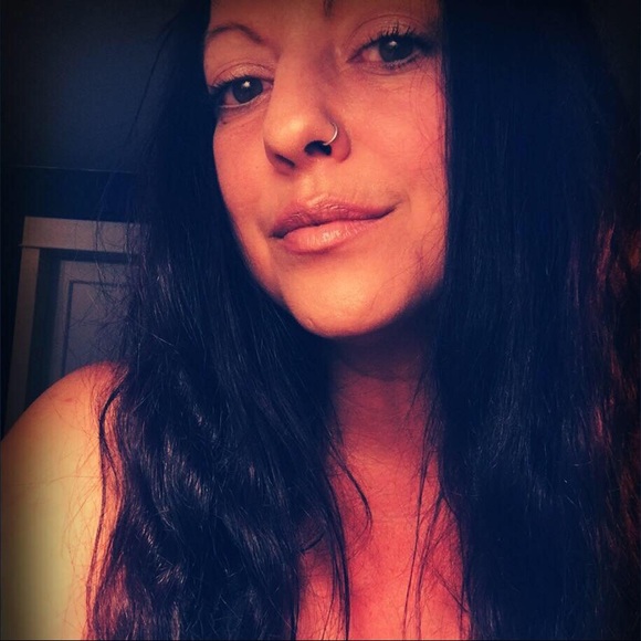 Profile Picture of Heidi Eichler (@heidieichler) on Poshmark