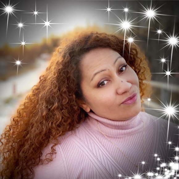 Profile Picture of Emma Fagasau (@entfagasau) on Poshmark