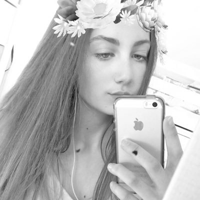 Profile Picture of Phoebe Parker (@_phoebeparker_) on Twitter