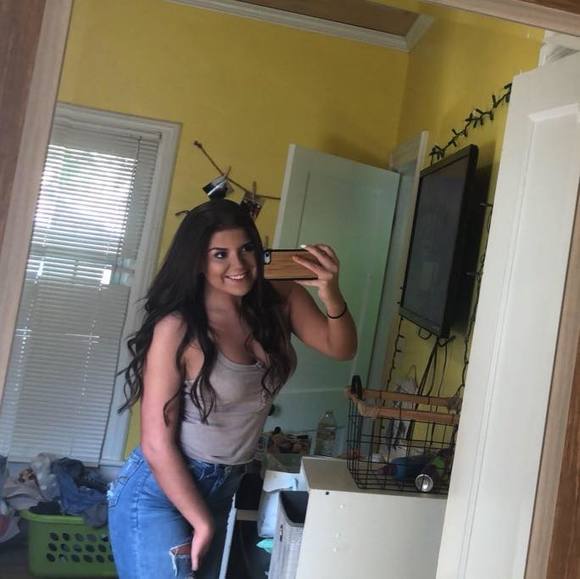Profile Picture of Grace Yalacki (@yalacgra) on Poshmark