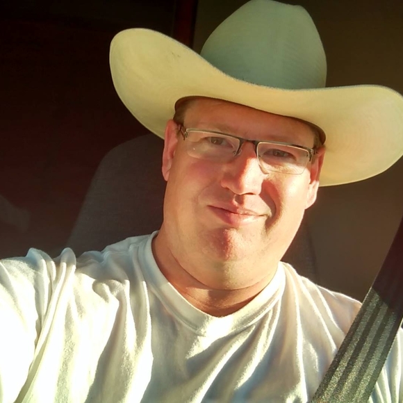 Profile Picture of Todd Sprecher (@sprecherjt2015) on Poshmark