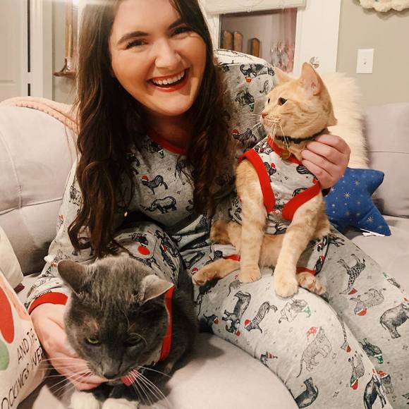 Profile Picture of April Goss (@apriljgoss) on Poshmark