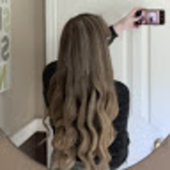 Profile Picture of Hannah Macy (@hannahrosem88) on Poshmark