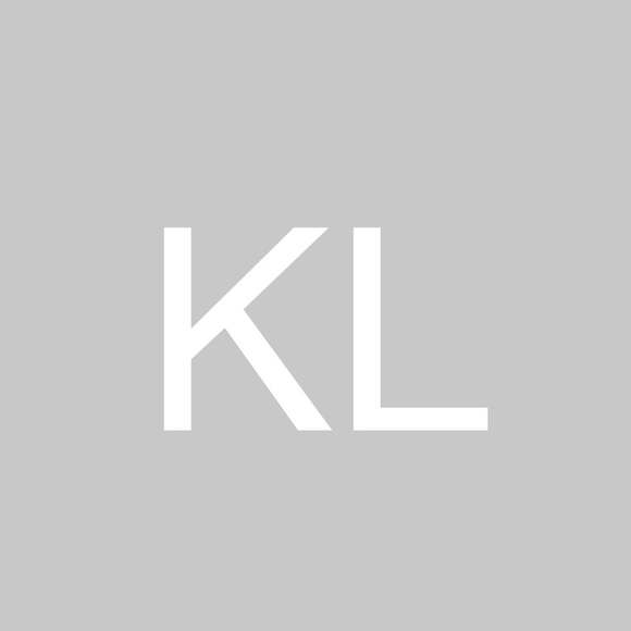 Profile Picture of Kim Ly (@versacebaee) on Poshmark