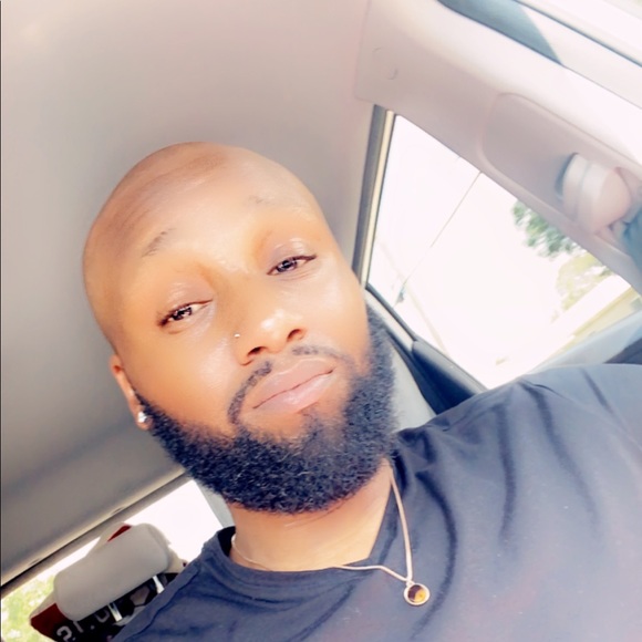 Profile Picture of Michael Furlow (@handsomeguy_37) on Poshmark