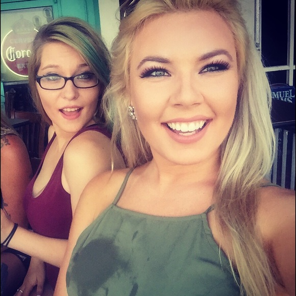 Profile Picture of Amanda Dicrosta (@jasmine17) on Poshmark