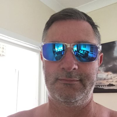 Profile Picture of Sir John Of Huggett (@SirHuggett) on Twitter