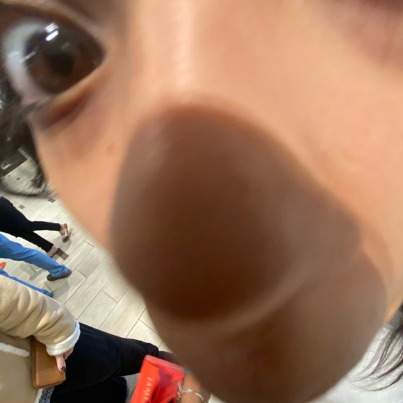 Profile Picture of Kilia Frontz (@kiliafrontz) on Poshmark