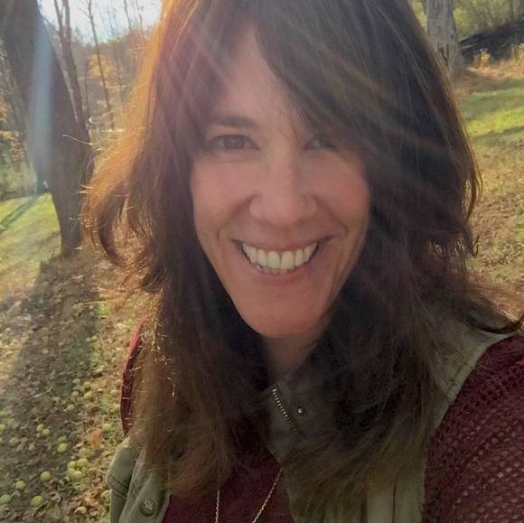 Profile Picture of Jennifer Stellavato (@jstellavato) on Poshmark