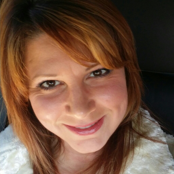 Profile Picture of Linda Byrd (@linda_b13) on Poshmark