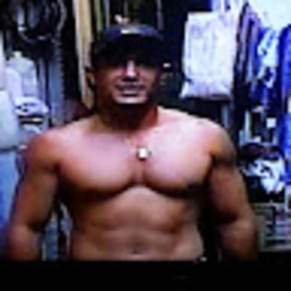 Profile Picture of Adel Fontes (@vidafama74) on Poshmark
