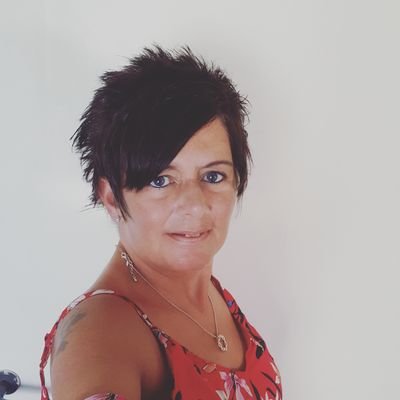 Profile Picture of Lou (@LouiseDixon1976) on Twitter