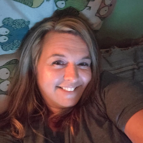 Profile Picture of Tabitha Holt (@tabitha_holt) on Poshmark