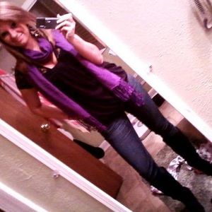 Profile Picture of Darcy Elaine (@iluvny88) on Myspace