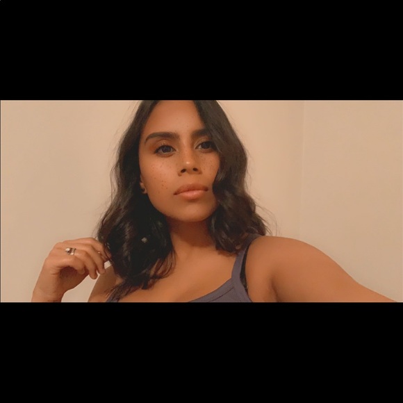 Profile Picture of Ana Gudino (@isaab3l_) on Poshmark