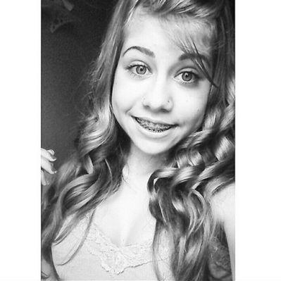 Profile Picture of Laraaaaa (@seancavaliere9) on Twitter