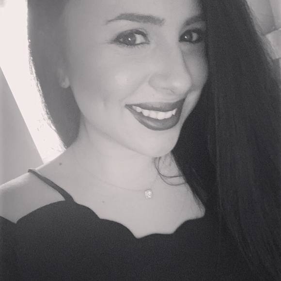 Profile Picture of Cassandra Lozano (@cnlozano92) on Poshmark