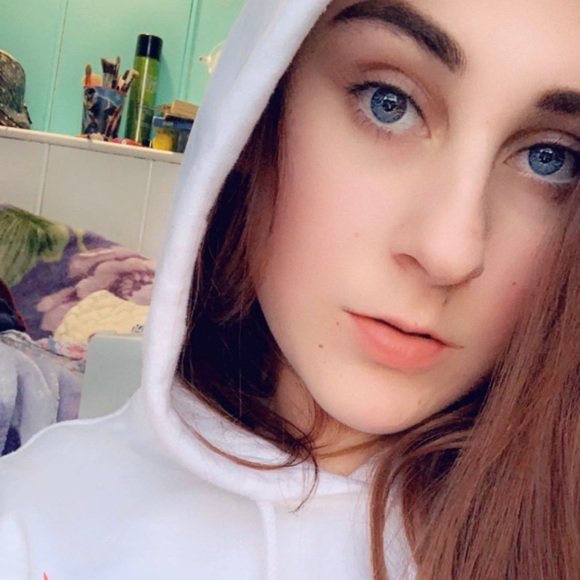 Profile Picture of Kelsi Davis (@kelsidavis163) on Poshmark