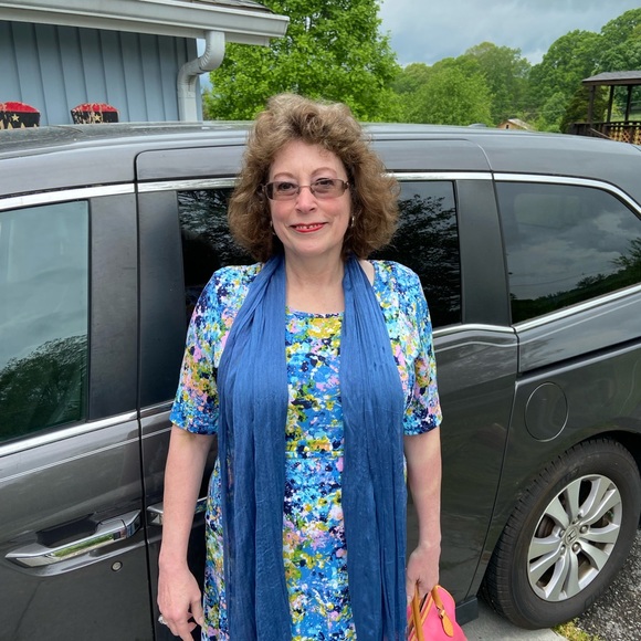 Profile Picture of Donna Strohl (@dkstrohl) on Poshmark