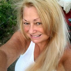 Profile Picture of Jo Lovett (@jo.lovett) on Tiktok