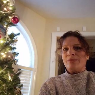 Sherry Eileen Klonis - Facebook Profile Picture of Sherry Eileen Klonis (@eilee.shea) on Facebook