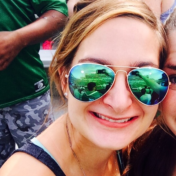 Profile Picture of Julie Stack (@juliestack26) on Poshmark