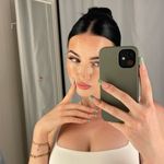 Profile Picture of 𝒚𝒐𝒍𝒂 𝒏𝒆𝒓𝒊𝒂𝒉 (@_yola) on Instagram