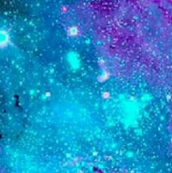 Profile Picture of Amaris Moore (@shopinboss) on Poshmark