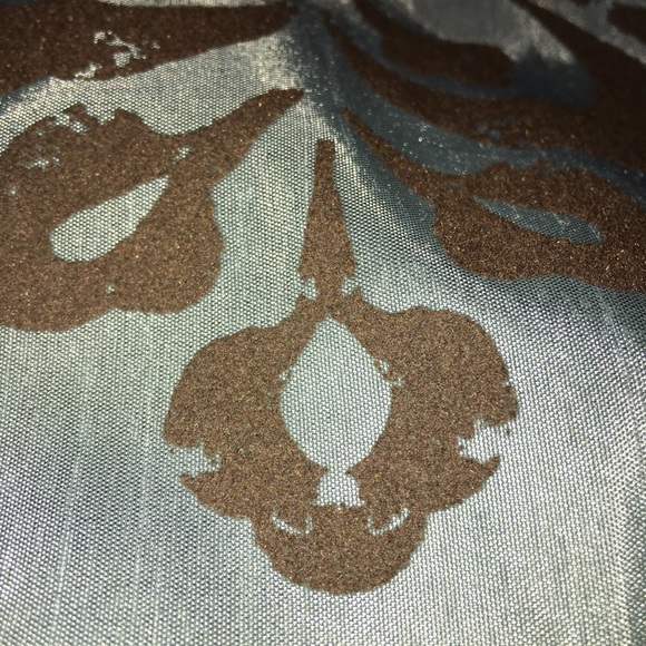 Profile Picture of Loren Reyes (@lorenchreyes) on Poshmark