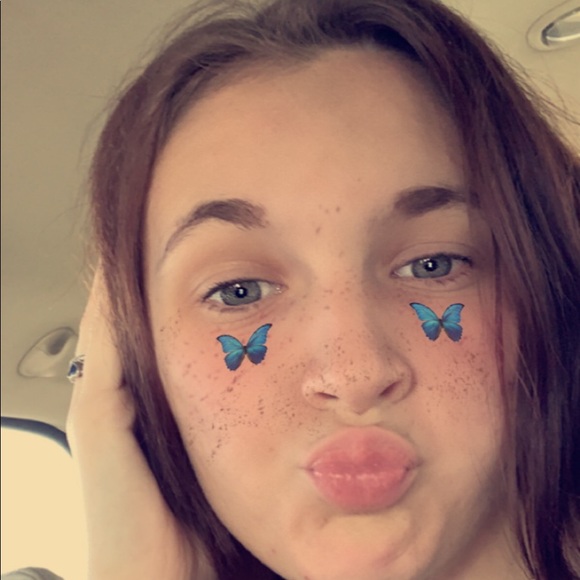 Kaylee Herbert - Poshmark Profile Picture of Kaylee Herbert (@kayleeherbert) on Poshmark