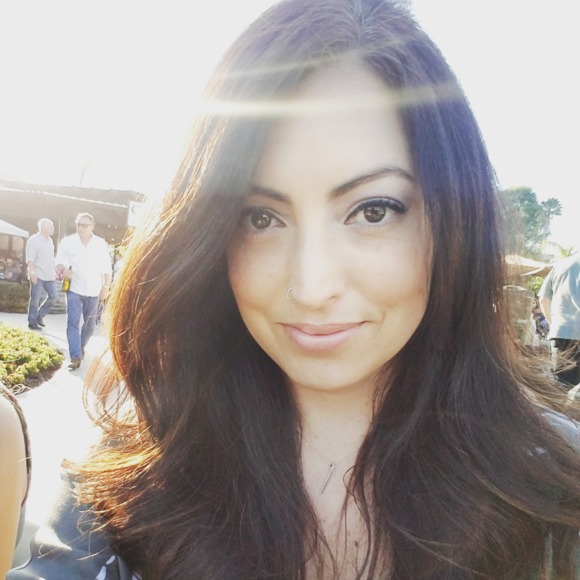 Profile Picture of Bianca Young (@anabianca926) on Poshmark
