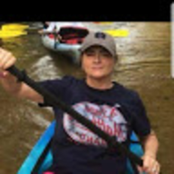 Profile Picture of Deborah Mitchell (@deborahmitch288) on Poshmark