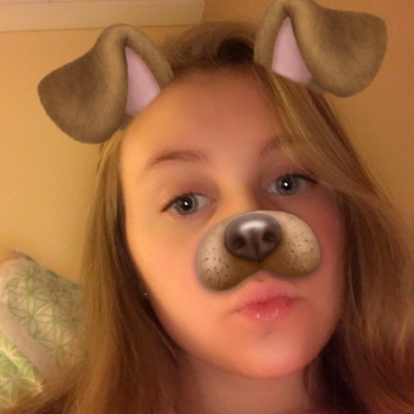 Profile Picture of Hannah Foster (@dolxnlover1234) on Poshmark