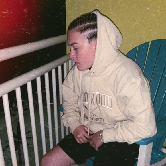 Profile Picture of Abbey Burt (@abbeyb1120) on Poshmark