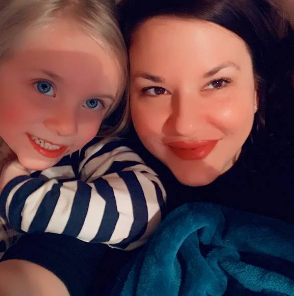 Profile Picture of Karen Larsen (@karenlarsen602) on Poshmark